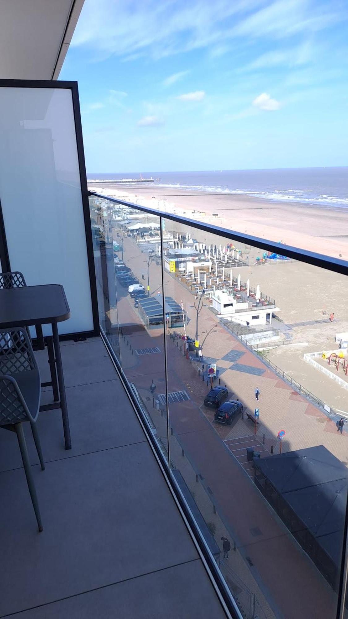 Modern Studio With Beautiful Sea View - 9Th Floor Blankenberge Exterior foto